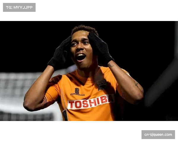 法兰克福边锋布朗状态火热，月最佳新秀获奖激励